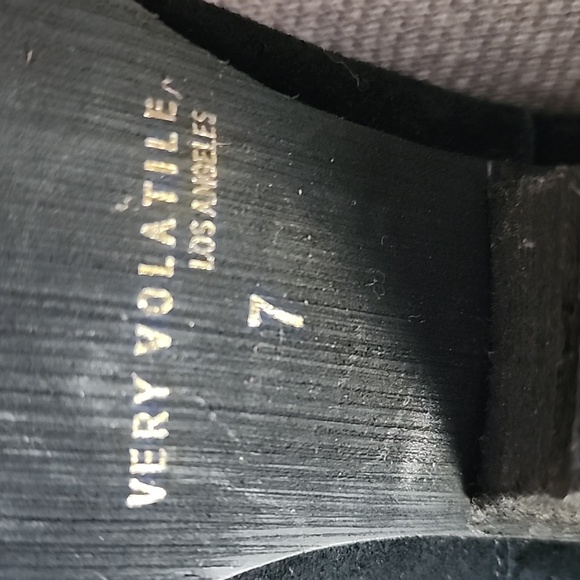 Very Volatile Womens Fringe Suede Boots Heels Size 7 Black Bootie Ankle. - Picture 11 of 13